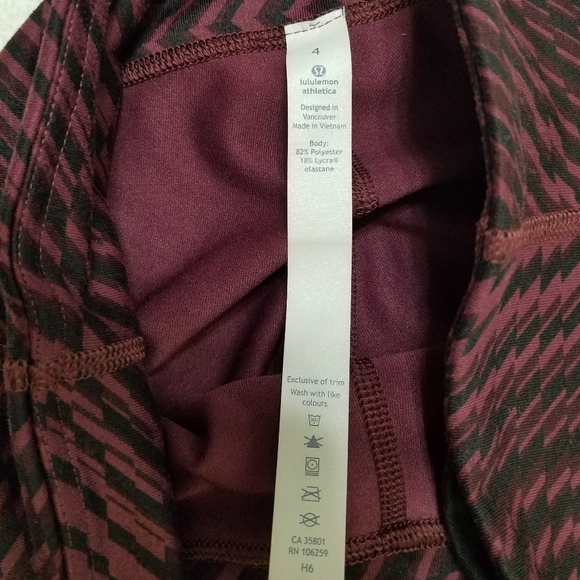 Lululemon Wunder Under Crop - Picture 11 of 12